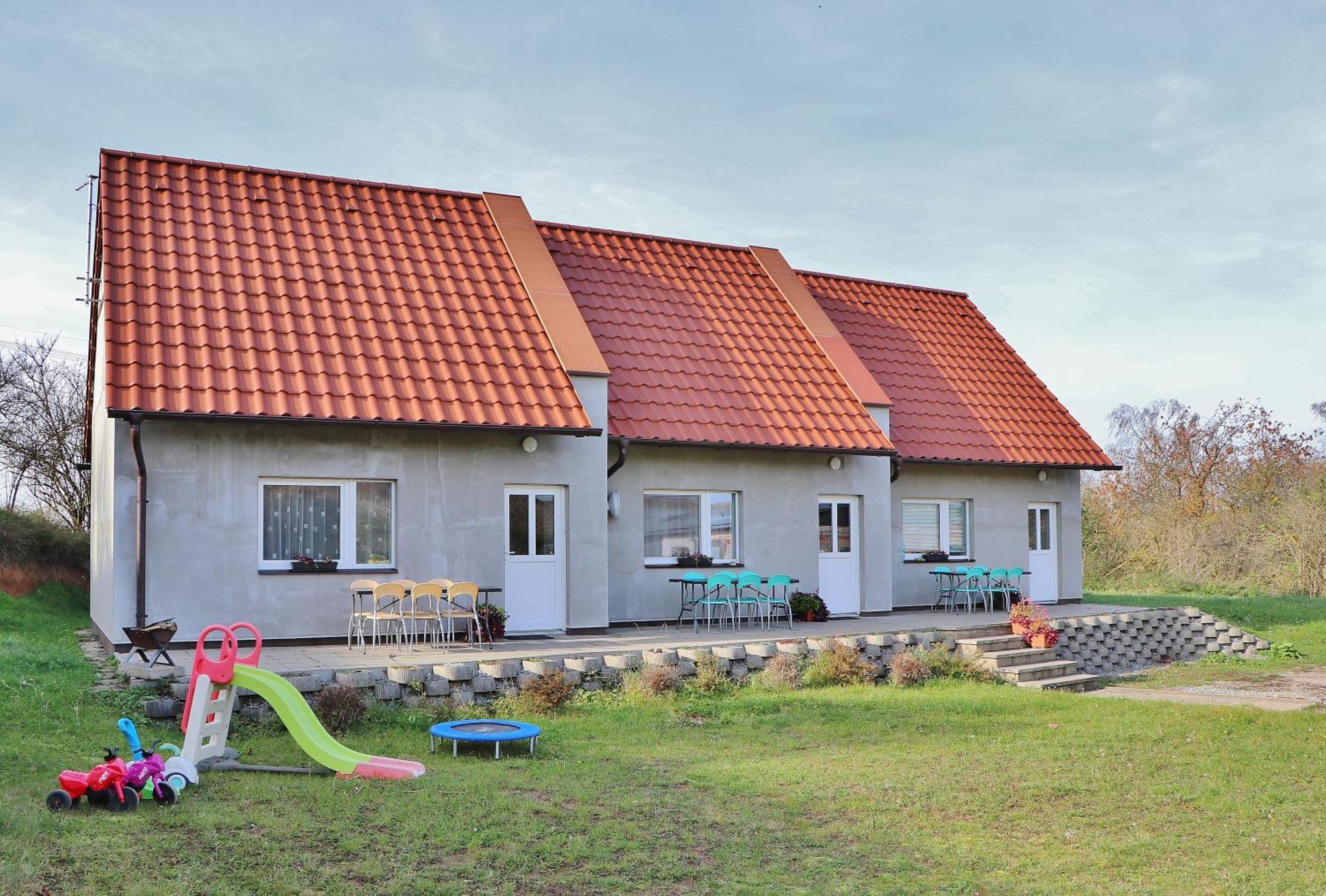 Apartmany Vinarstvi Klucov Lstibor Exterior foto